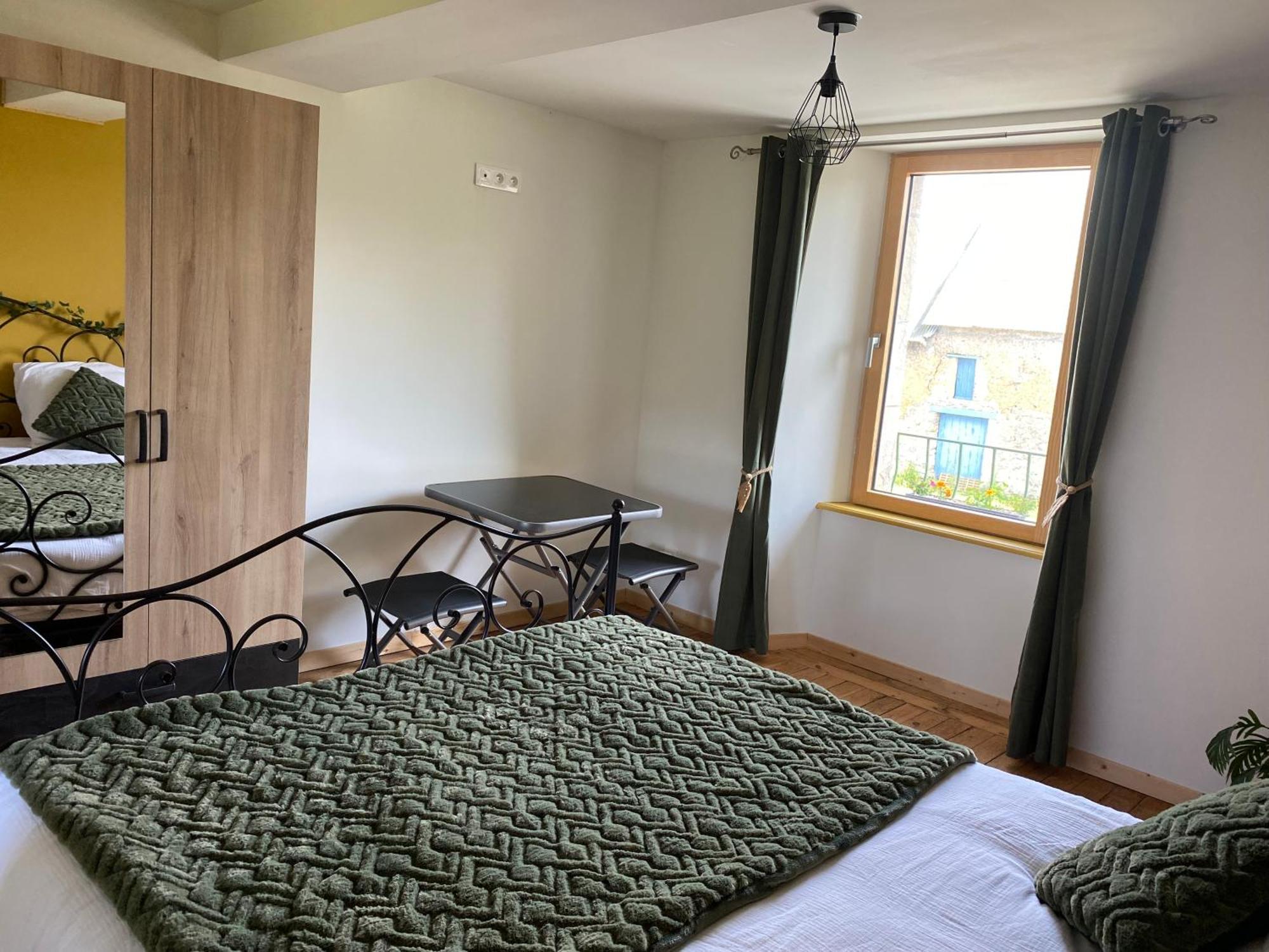 Bed and Breakfast La Pautiere à Saint-Sauveur-Lendelin Chambre photo